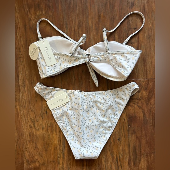 Rylee + Cru white bikini with a lemon print and UPF 50 sun protection size med - Picture 12 of 15